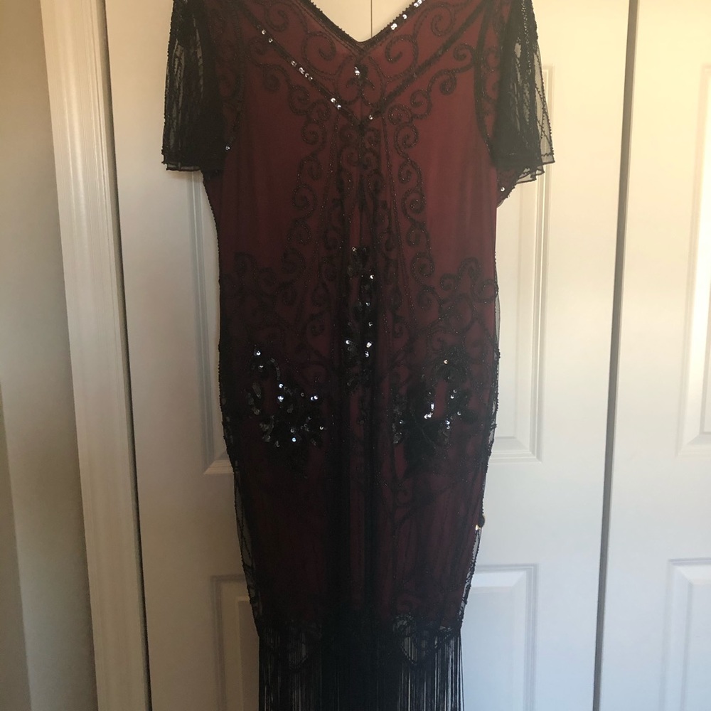 Black and burgundy flapper costume dress